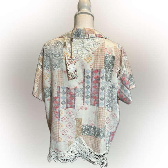 NWT gimmicks patchwork blouse- size large - Picture 5 of 6